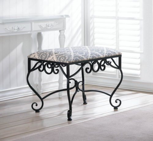 MARVELOUS MANOR STOOL